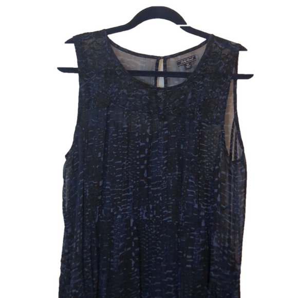 Lucky Brand Dresses & Skirts - Lucky Brand Flowy Dress Sz 1X 2 layers w/slip Navy Blue Lightweight PTP 22 1/2”